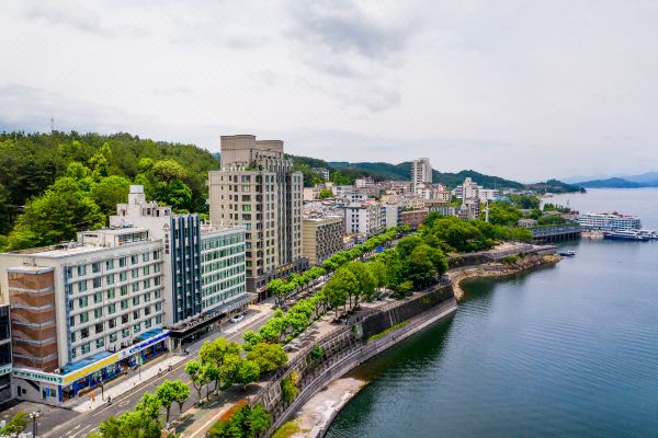 千島湖中心湖區(qū)亞朵酒店